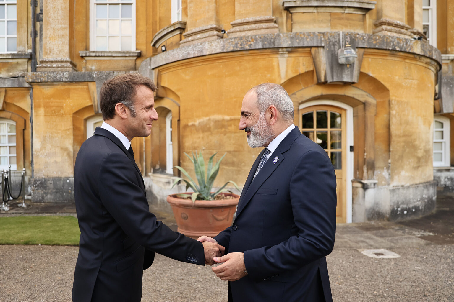 Macron'dan Fransa-Ermenistan savunma anlaşmasına dair değerlendirme